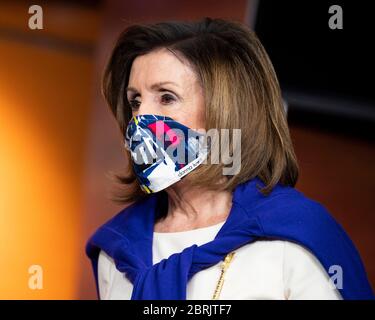 Washington, DC, Stati Uniti. 21 Maggio 2020. 21 maggio 2020 - Washington, DC, Stati Uniti: Altoparlante della casa NANCY PELOSI (D-CA) ad un evento stampa sull'anniversario dell'approvazione della Camera del diciannovesimo emendamento e le disposizioni di sicurezza di voto per posta e di elezione incluse nella legge sugli eroi. Credit: Michael Brochstein/ZUMA Wire/Alamy Live News Foto Stock