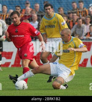 ISOLA DI CANVEY, UK AGOSTO 30: DAVID MCGHEE DETIENE GIULIANO GRAZIOLI. Di Barnetduring Isthmian League North Division tra Canvey Island contro Bar Foto Stock