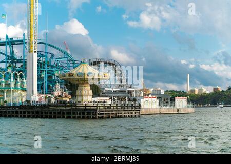 Grona Lund parco divertimenti a Djurgarden in estate vuoto Foto Stock