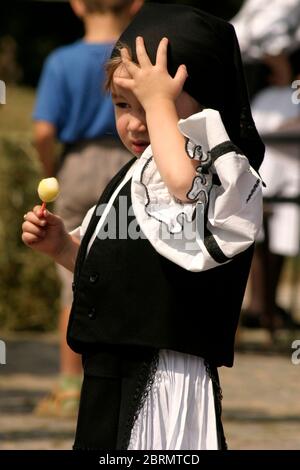 Festa tradizionale a Gura Raului, SB, Romania: Sarbatosarea Portului popolare. Foto Stock