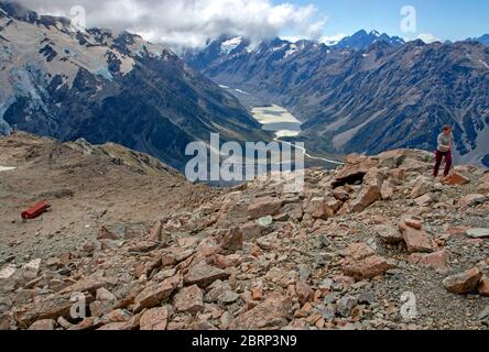 Escursioni sulle pendici del Monte Ollivier sopra il rifugio Mueller Foto Stock