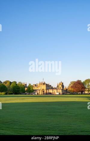 Blenheim Palace al primo mattino luce di primavera all'alba. Woodstock, Oxfordshire, Inghilterra Foto Stock