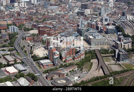 Vista aerea del centro di Leeds da ovest, con la circonvallazione interna A58(M) a sinistra di shot Foto Stock