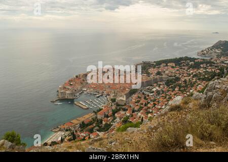 Dubrovnik è una città sul mare Adriatico, nella Croazia meridionale. E' una delle destinazioni turistiche più importanti del Mediterraneo. Foto Stock