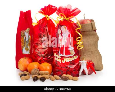 San Nicola e Krampus concetto. Nikolaus e Krampus folklore dell'europa centrale in Austria, Baviera/Germania, Croazia, Repubblica Ceca, Ungheria, Northe Foto Stock