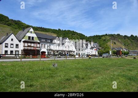 Hatzenport an der Mosel lungomare strada Foto Stock