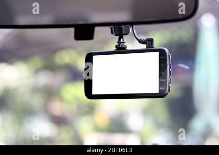 Registratore con telecamera anteriore per auto per la registrazione di vari eventi durante la guida. Foto Stock