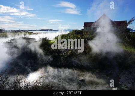 paesaggio suggestivo con vedute nebbose Foto Stock