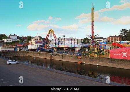 Stourport, Worcestershire, Regno Unito. 22 maggio 2020. Il terreno della fiera di Riverside sulle rive del fiume Severn a Stourport è desertato alla vigilia di un fine settimana tradizionalmente occupato di festa della Banca e di un semestre scolastico. Le giostre sono ripiegate e dormienti quando normalmente brulica con bambini e adolescenti alla ricerca di emozioni. Credit: Peter Lopeman/Alamy Live News Foto Stock