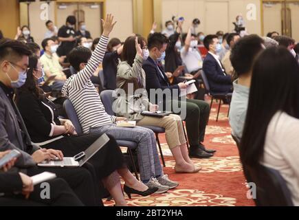 Pechino, Cina. 21 Maggio 2020. La terza sessione del XIII Congresso Nazionale del Popolo si svolge presso la sala conferenze stampa, E i giornalisti si rivolgerono domande al Media Center attraverso video online per la salute pubblica durante le epidemie di COVID-19 a Pechino, Cina il 21 maggio 2020.(Photo by TPG/cnsphotos) (Photo by Top Photo/Sipa USA) Credit: Sipa USA/Alamy Live News Foto Stock