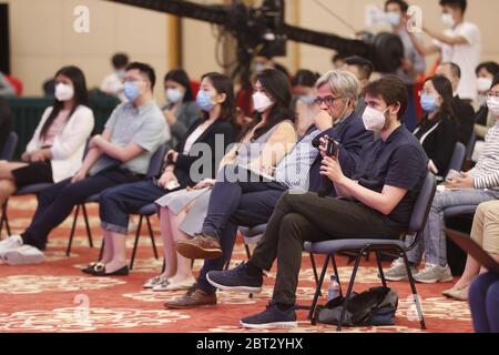 Pechino, Cina. 21 Maggio 2020. La terza sessione del XIII Congresso Nazionale del Popolo si svolge presso la sala conferenze stampa, E i giornalisti si rivolgerono domande al Media Center attraverso video online per la salute pubblica durante le epidemie di COVID-19 a Pechino, Cina il 21 maggio 2020.(Photo by TPG/cnsphotos) (Photo by Top Photo/Sipa USA) Credit: Sipa USA/Alamy Live News Foto Stock