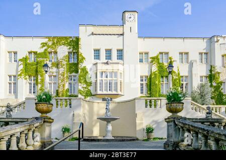 Grant Building, Royal Roads University, Hatley Park, Colwood, (Victoria) British Columbia, Canada Foto Stock