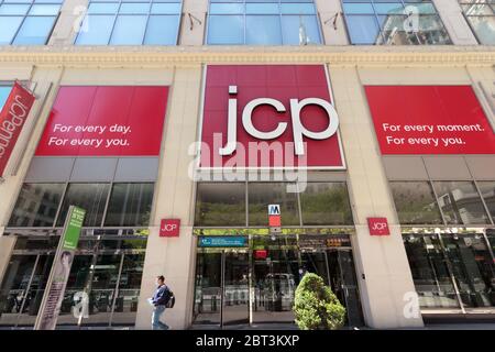 Facciata del JC Penney nel Manhattan Mall in Herald Square. JC Penney file per fallimento di recente Foto Stock