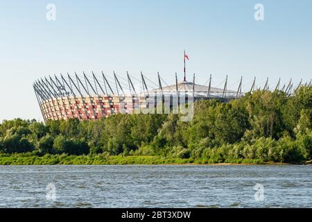 Stadio nazionale sul fiume Vistola in estate a Varsavia Foto Stock