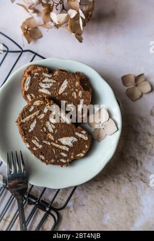 Fette di salame al cioccolato Foto Stock