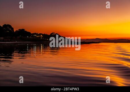 Il fiume Irrawaddy (Ayeyarwady), Bagan, Regione di Mandalay, Myanmar. Foto Stock