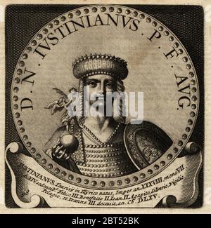 Imperatore romano Giustiniano i, 482-565. Flavio Petrus Sabbatio Iustiniano Augusto, conosciuto come Giustiniano il Grande e anche San Giustiniano il Grande, imperatore bizantino, imperatore romano d'Oriente. Incisione su copperplate di Abraham Bogaerts De Roomsche Monarchy, la Monarchia Romana, Francois Salma, Utrecht, 1697. Foto Stock