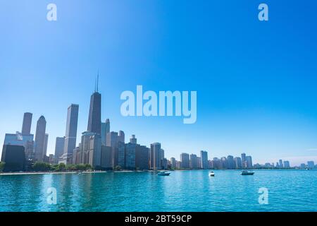 Bella Chicago Skyline in una giornata estiva blu chiaro Foto Stock