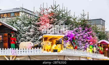 Decorazioni e rappresentazioni natalizie nel centro storico di Bruxelles nel periodo natalizio 2019 - Bruxelles, Belgio, Europa Foto Stock