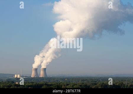 Vapore di vapore alla centrale nucleare di Guntremmingen Foto Stock