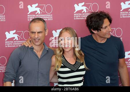 VENEZIA, ITALIA - SETTEMBRE 03: James Wilson, Scarlett Johansson e Jonathan Glazer frequentano la Photocall "sotto la pelle" Foto Stock