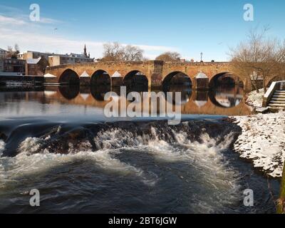 Dumfries Auld Briga in inverno neve, Dumfries Foto Stock