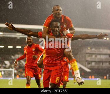 LONDRA, REGNO UNITO. MARZO 26: Michael Essien celebra il gol del Ghana contro il Messico durante il International friendly tra Città del Messico e Ghana al Cr Foto Stock