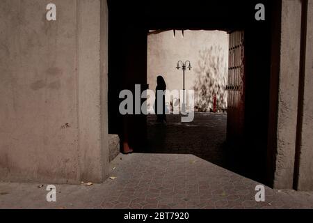 Nizwa, Oman, 24 aprile 2015 - lo storico Souq di Nizwa e l'area del mercato della capra molto culturale e vibrante Foto Stock