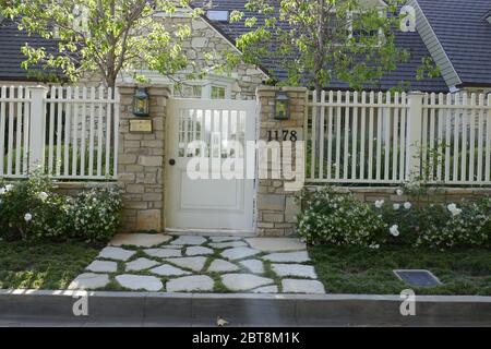 Beverly Hills, California, USA 23 maggio 2020 UNA visione generale dell'atmosfera dell'ex casa di Tony Curtis al 1178 Loma Linda Drive il 23 maggio 2020 a Beverly Hills, California, USA. Foto di Barry King/Alamy Stock foto Foto Stock