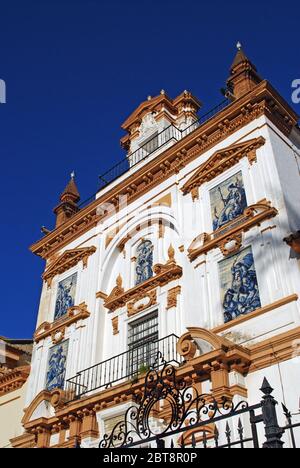 Facciata anteriore dell'Ospedale della Carità (Hospital de la Caridad), Siviglia, Provincia di Siviglia, Andalusia, Spagna, Europa. Foto Stock