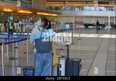 Culver City, Stati Uniti. 24 maggio 2020. Il terminal internazionale di Tom Bradley è vuoto, poiché l'epidemia di coronavirus ha portato il traffico passeggeri a LAX a una fermata a Los Angeles sabato 23 maggio 2020. Il numero di persone che viaggiano in aereo è sceso di circa il 96% in mezzo alla pandemia del coronavirus, secondo diversi parametri. Foto di Jim Ruymen/UPI Credit: UPI/Alamy Live News Foto Stock