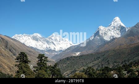 Everest, Lhotse e Ama Dablam paesaggio montagne, Tengboche, Sagarmatha, Khumbu, Nepal Foto Stock