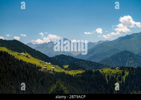 Vista sull'altopiano Pokut dal Mar Nero in Turchia Foto Stock