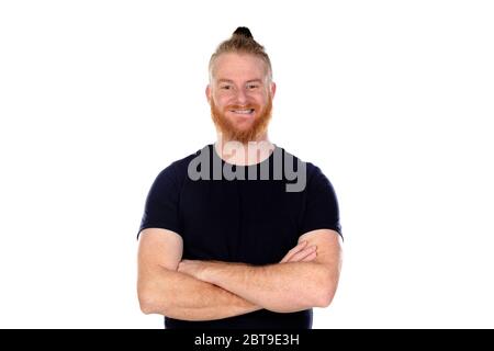 Uomo dai capelli rossi con barba lunga isolato su sfondo bianco Foto Stock