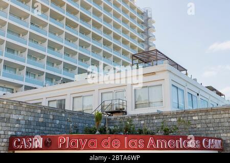 Casinò e hotel H10 Gran Tinerfe chiuso e vuoto durante la fase uno di de-escalation del Covid 19, coronavirus, stato di emergenza, Costa Adeje, te Foto Stock