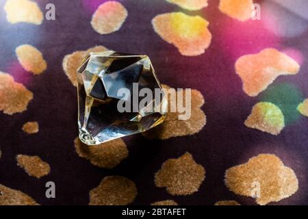 Concetto per il miglior design di gemma di diamante, diamante falso Foto Stock