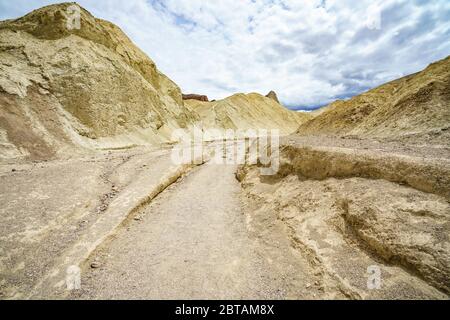 hikink il canyon dorato - circuito gower gulch nel parco nazionale della valle della morte in california negli stati uniti Foto Stock