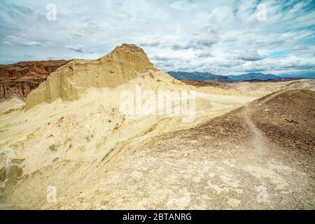 hikink il canyon dorato - circuito gower gulch nel parco nazionale della valle della morte in california negli stati uniti Foto Stock