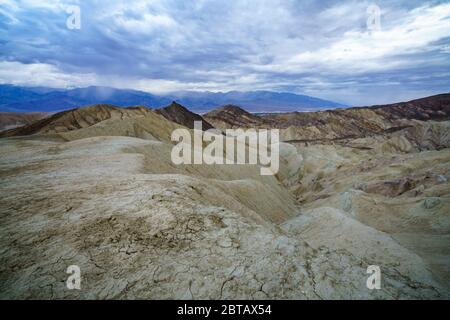 hikink il canyon dorato - circuito gower gulch nel parco nazionale della valle della morte in california negli stati uniti Foto Stock