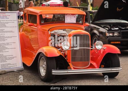 TORONTO, CANADA - 08 18 2018: 1931 Ford Model UN'auto oldtimer in mostra al salone all'aperto ruote sul Danforth Foto Stock