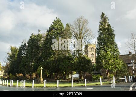 Chiesa di San Pietro e San Paolo a Bolton-da-Bowland nella foresta di Bowland Lancashire Inghilterra Foto Stock