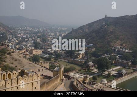 vista aerea dalla città di jaipur dal palazzo color ambra Foto Stock