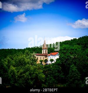 Campanile della chiesa di Dizimieu, Dizimieu, Isere, Francia Foto Stock