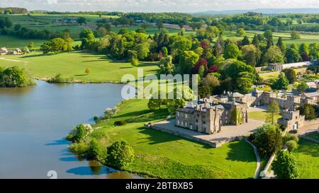 Ripley Castle in periferia, nella città di Harrogate nello Yorkshire Foto Stock