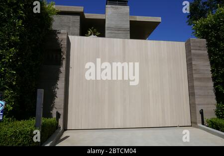 Los Angeles, California, USA 24 maggio 2020 UNA visione generale dell'atmosfera della ex casa di Bugsy Siegel al 250 Delfern Drive il 24 maggio 2020 a Los Angeles, California, USA. Foto di Barry King/Alamy Stock foto Foto Stock