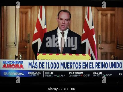 13 Aprile 2020, Euronews ora in TV su Covid-19 danni in Gran Bretagna, Dominic Raab Foto Stock