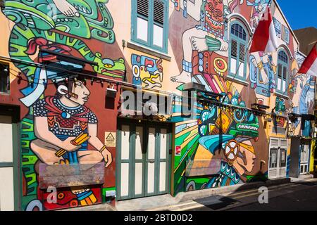 Covid-19 ha un forte impatto sul settore turistico al dettaglio di Haji Lane che richiedono di chiudere le porte per più di 2 mesi, Singapore Foto Stock