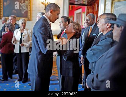 Il presidente Barack Obama incontra i leader del lavoro nella camera blu a seguito di una firma di un ordine esecutivo per un White House Task Force sulla classe media famiglie lavoro 1/30/09. Foto Stock