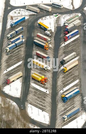 Parcheggio per camion sulla stazione autostradale Rhynern Nord, 26.01.2013, vista aerea, Germania, Nord Reno-Westfalia, Ruhr Area, Hamm Foto Stock