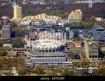 Ruhr University Bochum dal sud con Audimax e sala pranzo, centro commerciale Unicenter sullo sfondo, 10.04.2019, vista aerea, Germania, Nord Reno-Westfalia, Ruhr Area, Bochum Foto Stock